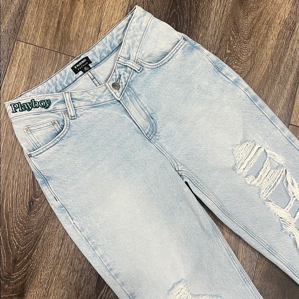 PLAYBOY BY PACSUN Cloud Ten V Dip Boyfriend Distressed Ripped Jeans - Picture 9 of 14